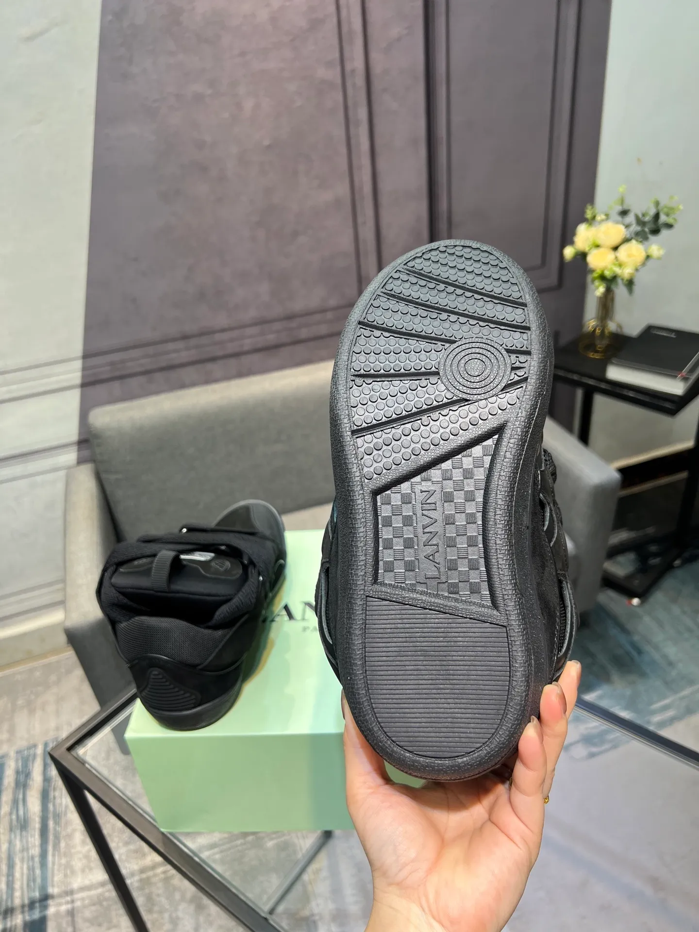 Men's men's shoes💰780 [LANVIN] Latest lace-up fashionable casual sneakers for couples High-quality CLAY couple series‼ ️ The latest trendy products of the season 🌈Many bloggers have planted grass and purchased the original open-mold customization. The upper and outsole are sewn with mark threads without edge sealing. Multiple material splicing combination design. Very versatile for fashionable and casual wear. Comfortable on the feet. Recommended for self-retention (upper cowhide + cow suede + breathable mesh) inner foot pad cowhide exclusive original open-mold clear logo rubber outsole ⚠️36-44 yards (45 custom-made)